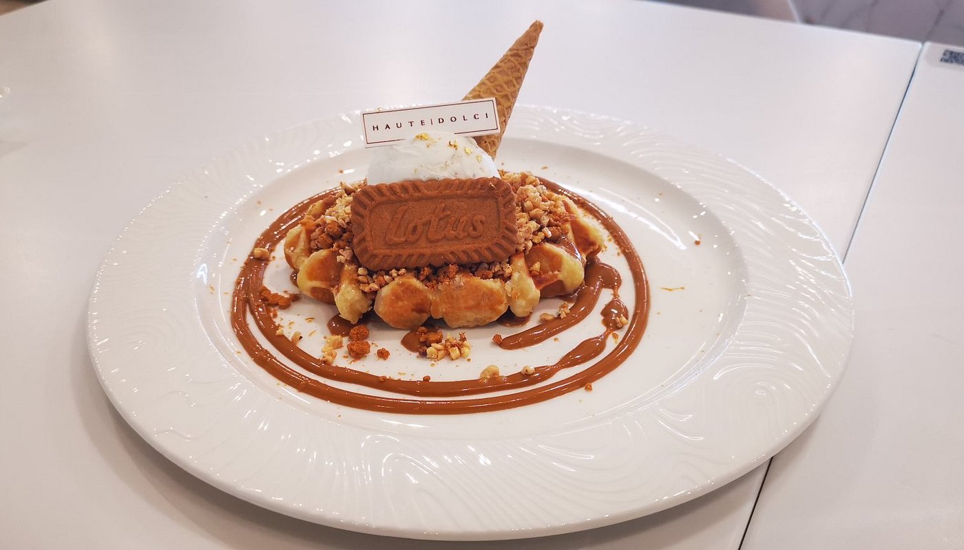 5 Best Cake Shops in Leeds - Explore treats for everyday and occasions